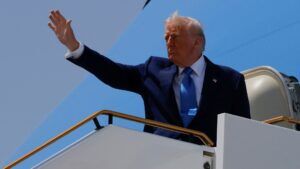Trump to call Putin Zelenskyy NATO members Monday to talk ceasefire